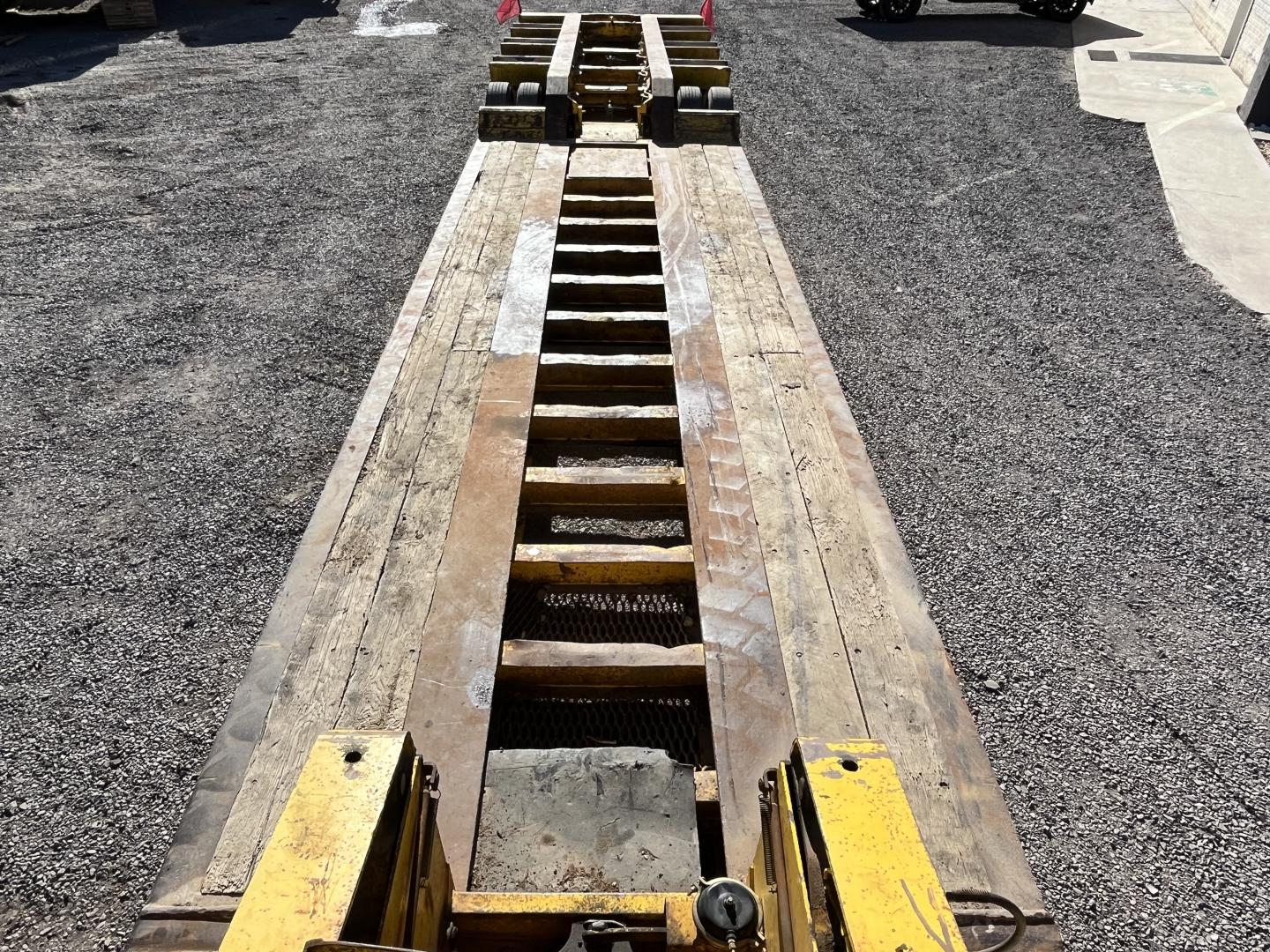 ./imagenes/INVOICE/2019/17451/LOWBOY TRAIL KING TK120HDG (43).JPG